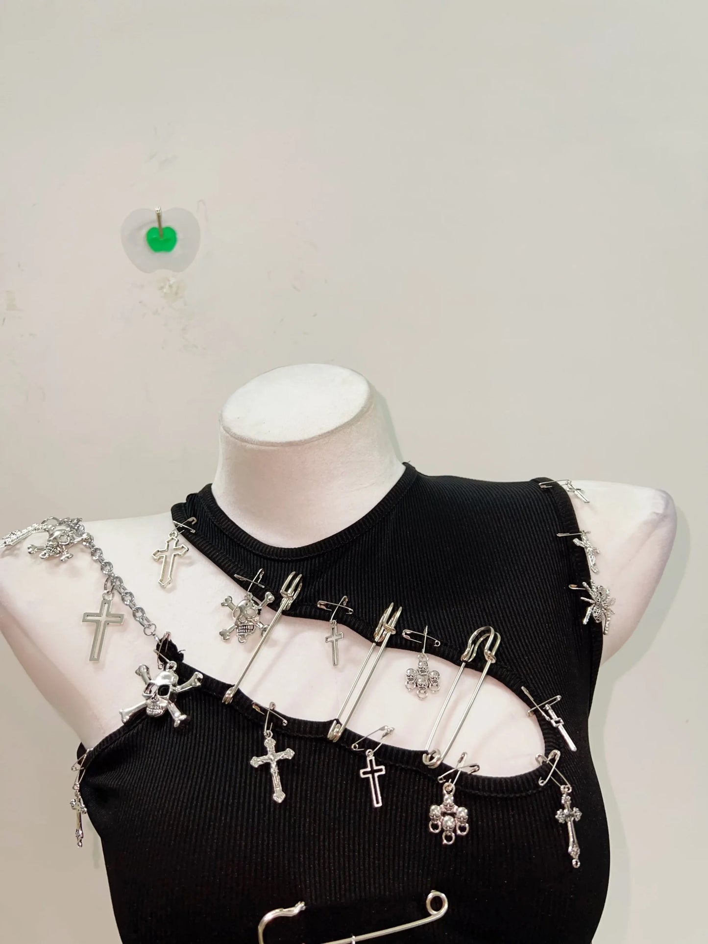 Black Cut Out One Shoulder Punk Chain Crop Top