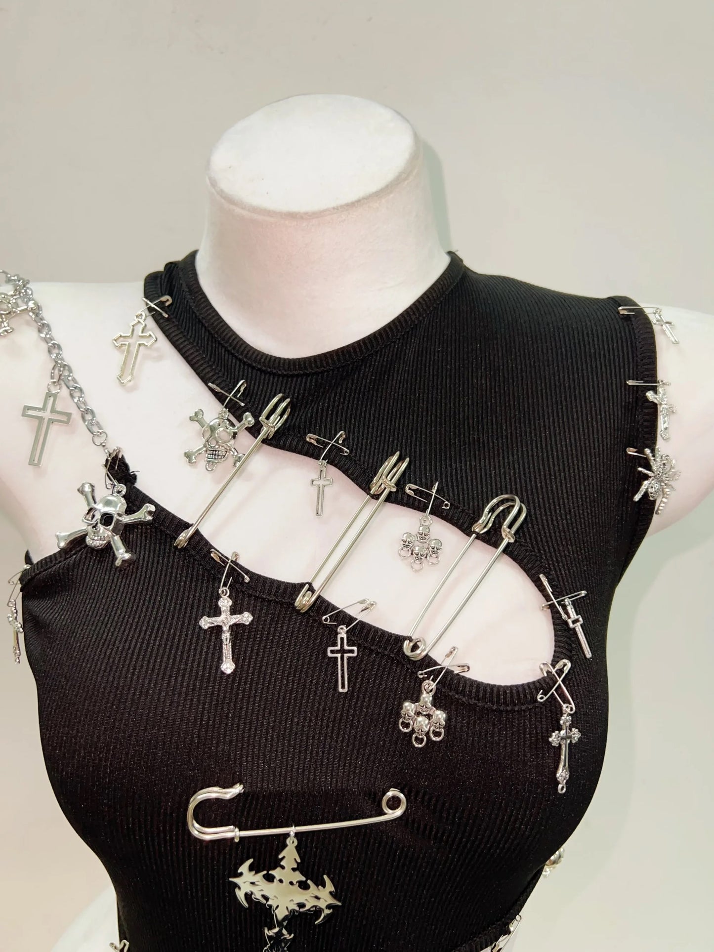 Black Cut Out One Shoulder Punk Chain Crop Top