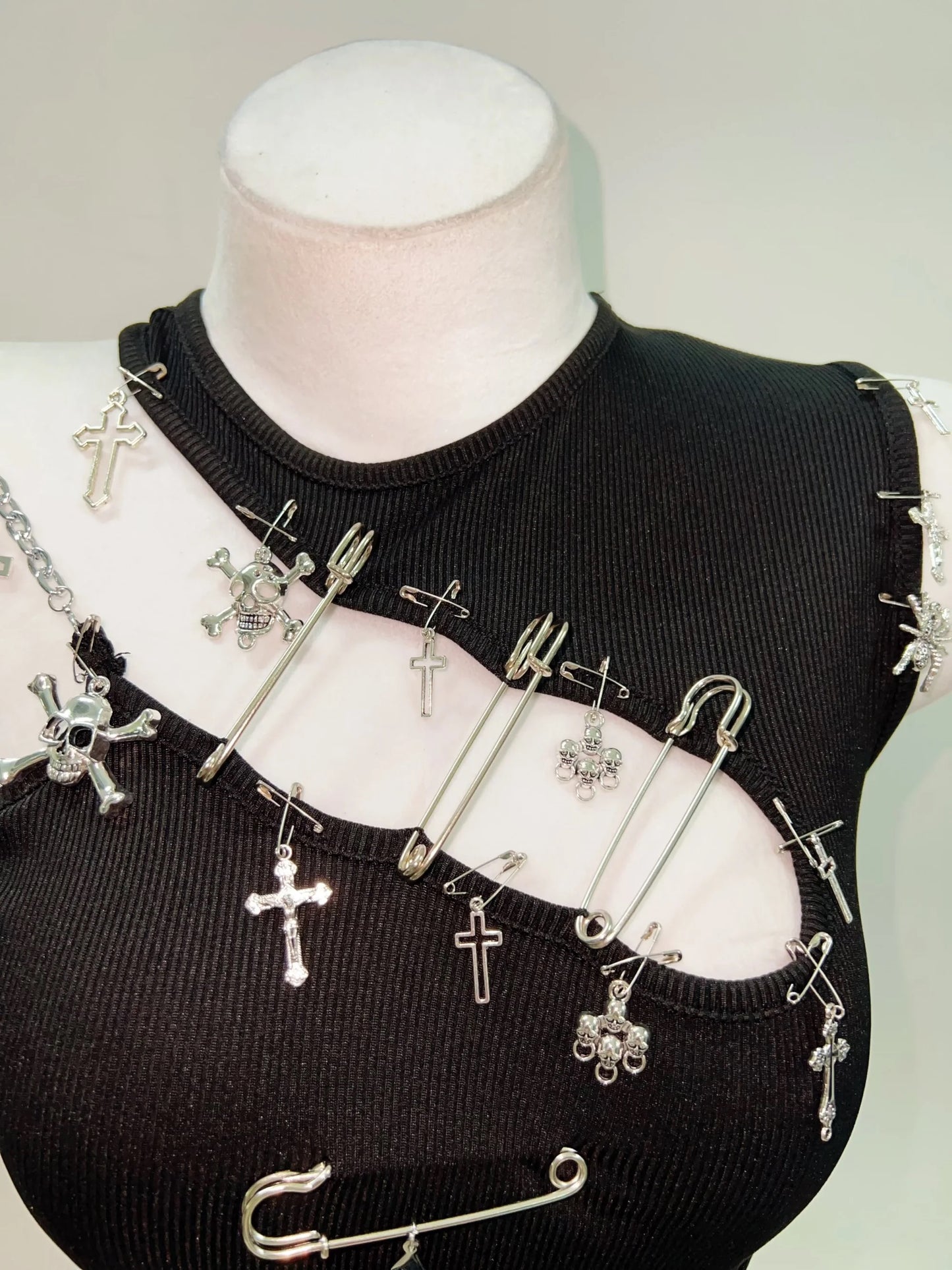 Black Cut Out One Shoulder Punk Chain Crop Top