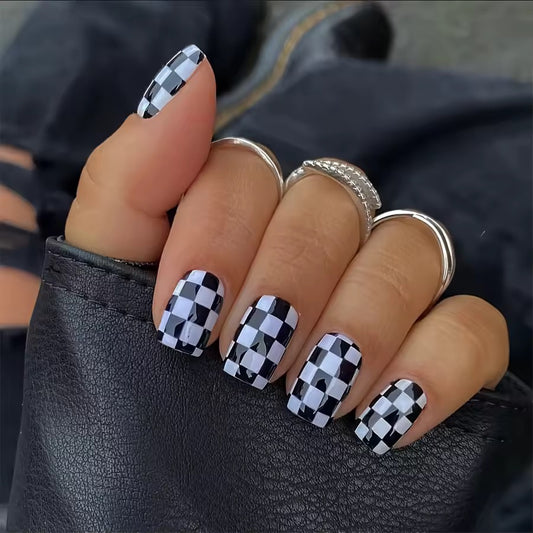 Black And White Checkerboard Short Square Tip False Nails