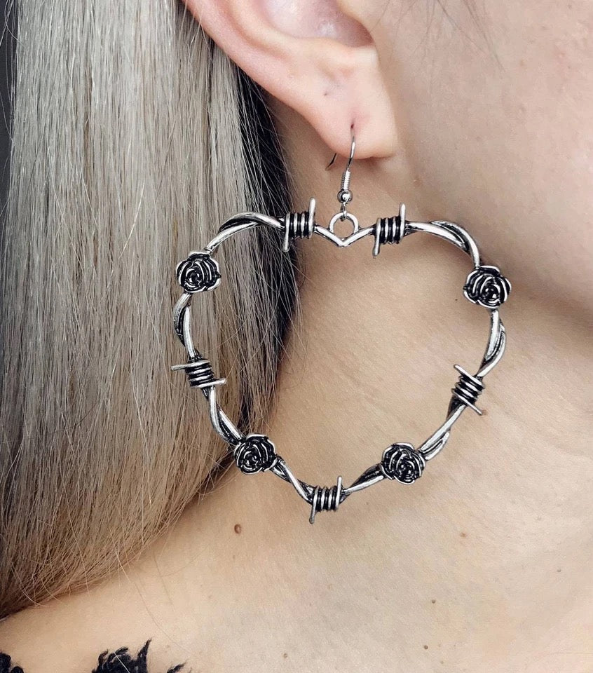 Silver Wire Heart Punk Hoop Earings